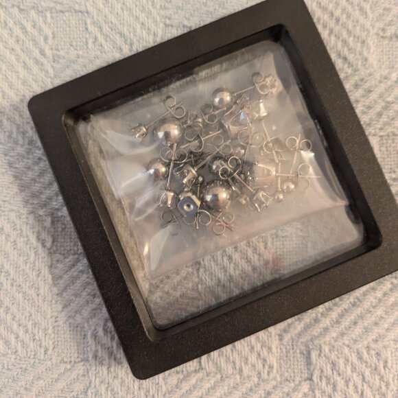 Set of stud earrings (silver) - Picture 1 of 2